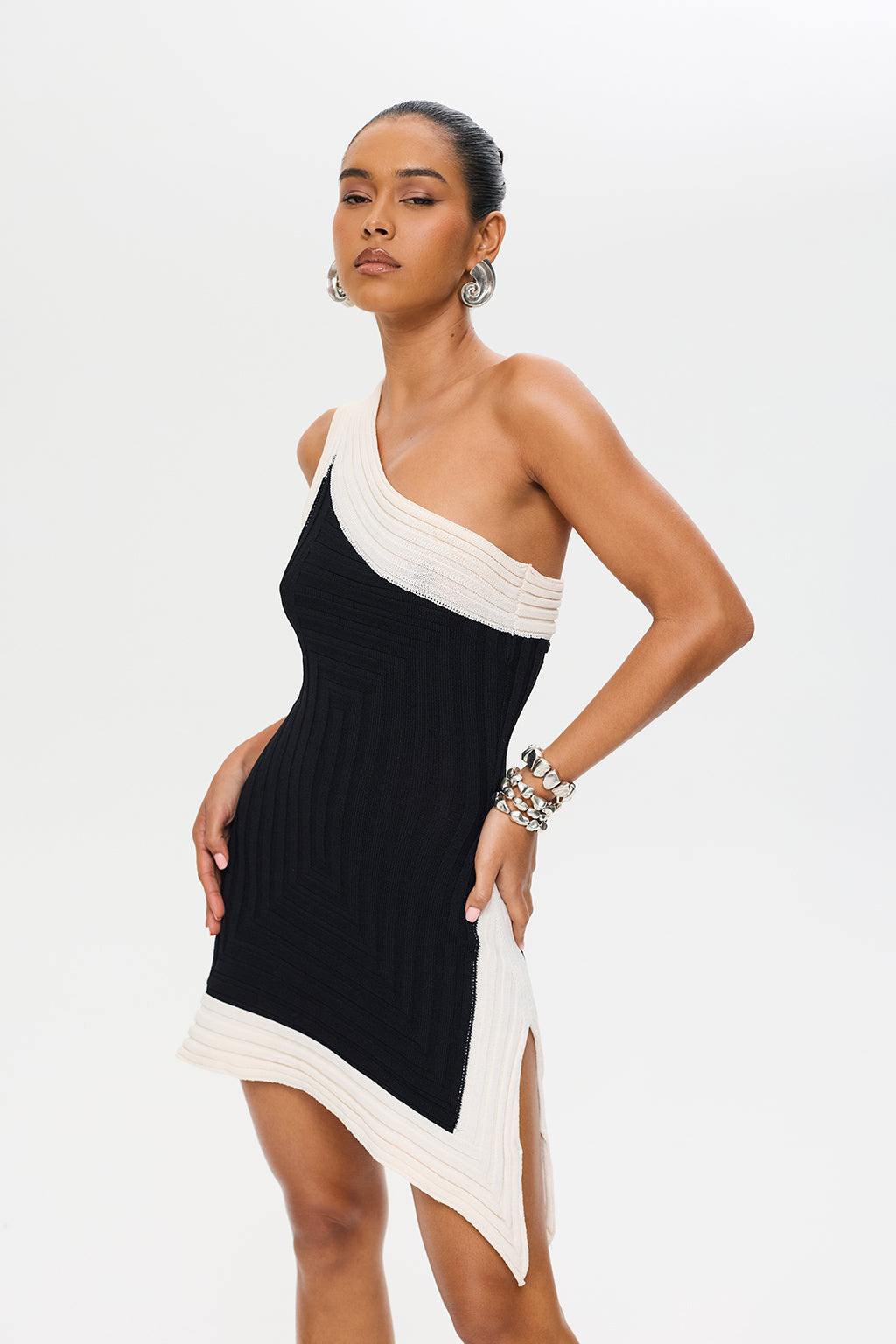 AVENISE One-Shoulder Mini Dress